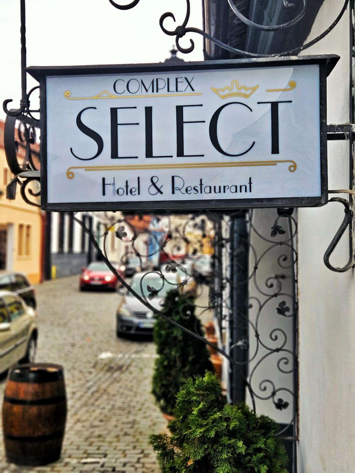 Отель Complex Select Медиаш Экстерьер фото